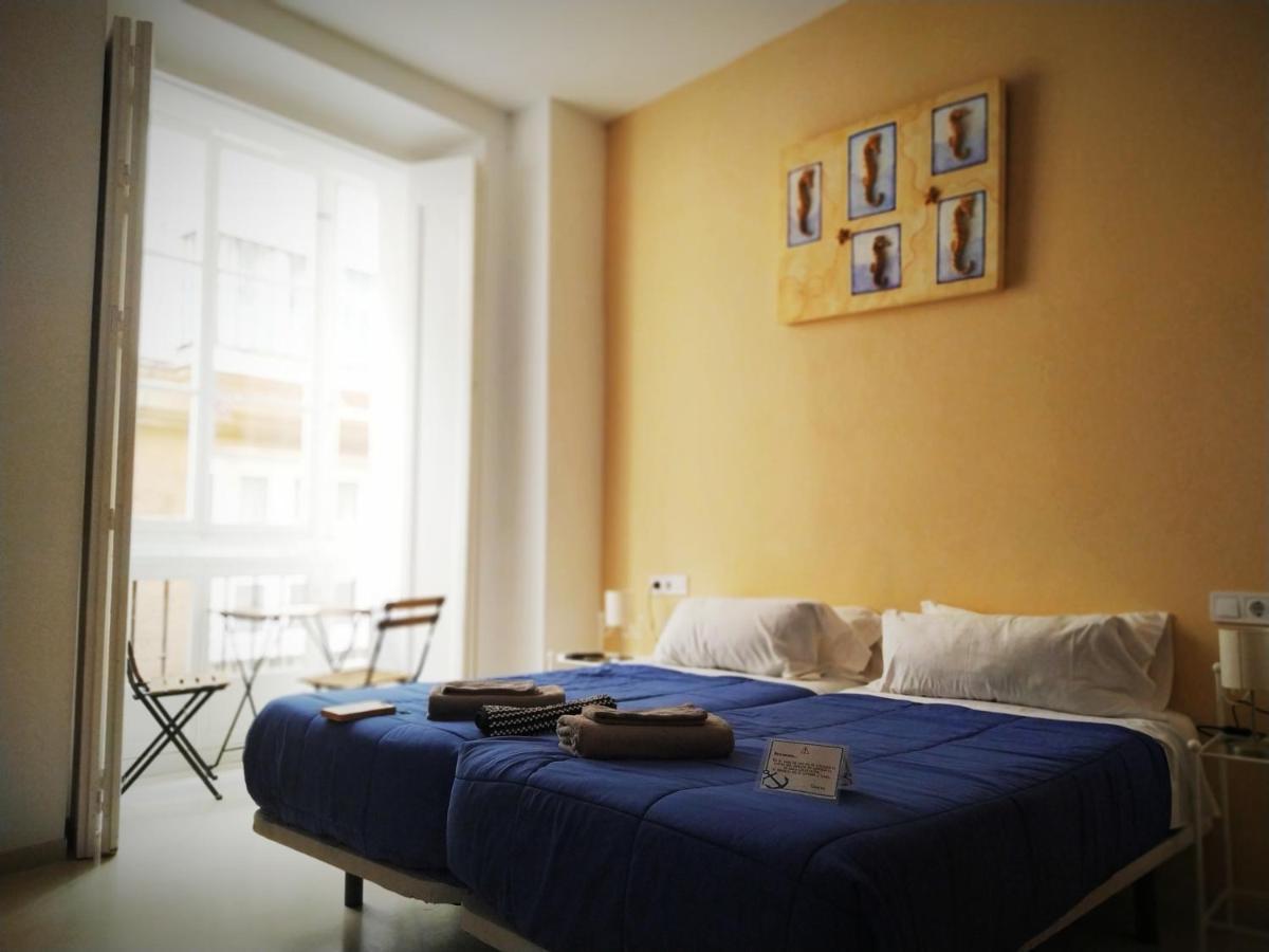 קדיז Hostal Casa Nautilus מראה חיצוני תמונה