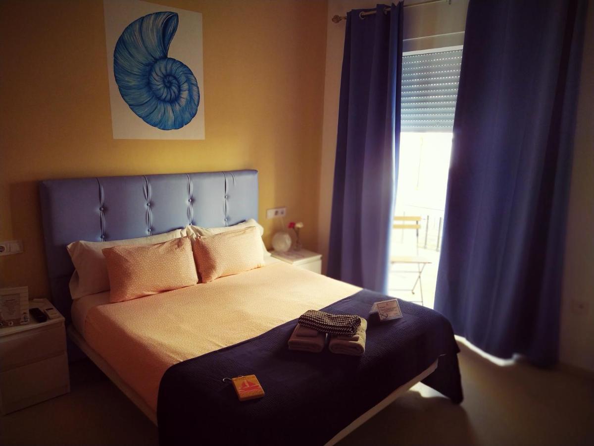 קדיז Hostal Casa Nautilus מראה חיצוני תמונה