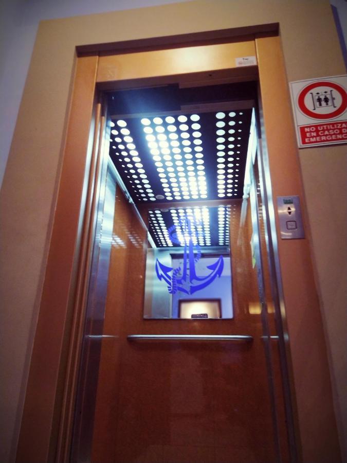 קדיז Hostal Casa Nautilus מראה חיצוני תמונה